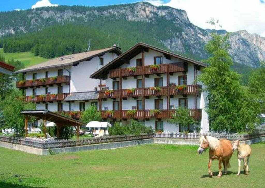Appartamenti Astoria La Villa Stern Exterior foto